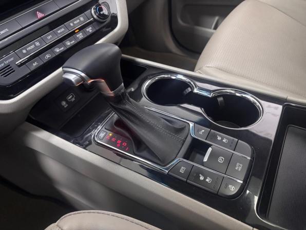 Kia Carnival III с пробегом 2019 года, цена 3 250 000 рублей, 87000 км, минивэн, Автокод Объявления