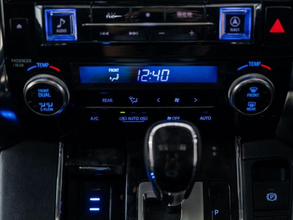 Toyota Alphard III Рестайлинг с пробегом 2018 года, цена 4 630 000 рублей, 150583 км, минивэн, Автокод Объявления