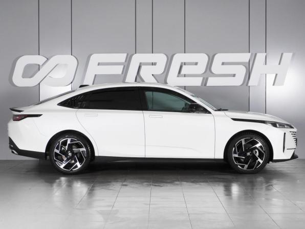 Changan Lamore с пробегом 2023 года, цена 1 650 000 рублей, 76018 км, седан, Автокод Объявления