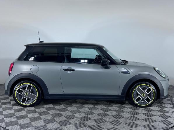 Mini Hatch III (F55/F56) Рестайлинг 2 с пробегом 2021 года, цена 1 850 000 рублей, 159175 км, хэтчбек, Автокод Объявления