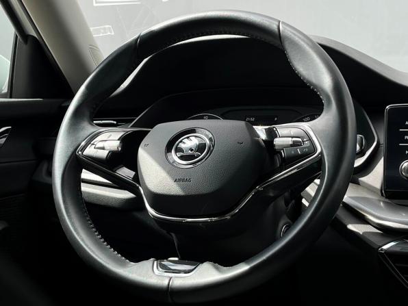 Skoda Octavia IV (A8) с пробегом 2021 года, цена 2 010 200 рублей, 105763 км, лифтбек, Автокод Объявления