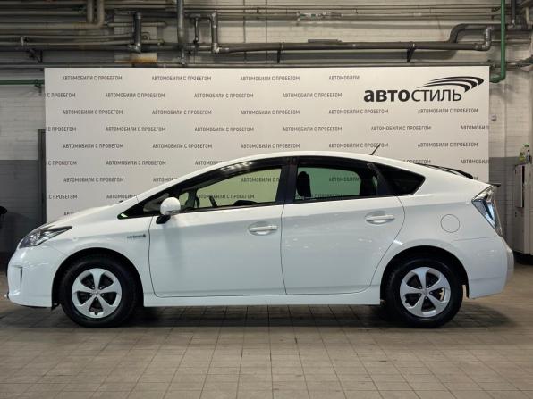 Toyota Prius III Рестайлинг (XW30) с пробегом 2014 года, цена 1 219 000 рублей, 150000 км, лифтбек, Автокод Объявления