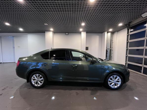 Skoda Octavia III (A7) Рестайлинг с пробегом 2019 года, цена 1 671 000 рублей, 142935 км, лифтбек, Автокод Объявления