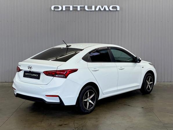 Hyundai Solaris II с пробегом 2018 года, цена 997 000 рублей, 189188 км, седан, Автокод Объявления