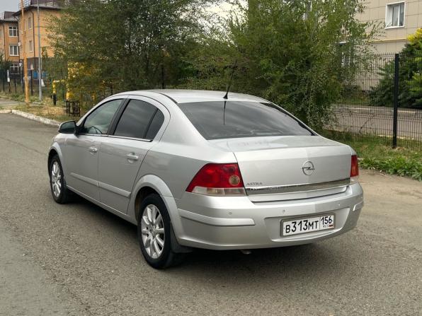Opel Astra H Рестайлинг с пробегом 2012 года, цена 580 000 рублей, 170000 км, седан, Автокод Объявления