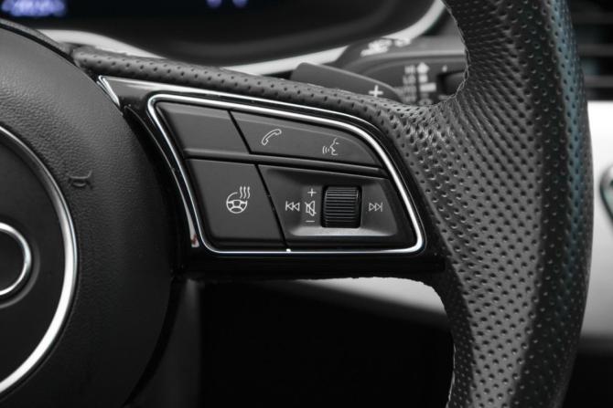 Audi A4 V (B9) Рестайлинг с пробегом 2021 года, цена 3 997 000 рублей, 71446 км, седан, Автокод Объявления