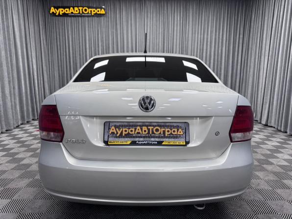 Volkswagen Polo V Рестайлинг с пробегом 2015 года, цена 1 050 000 рублей, 132521 км, седан, Автокод Объявления