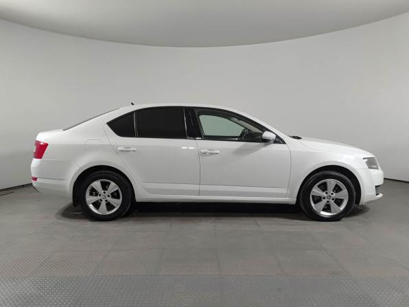 Skoda Octavia III (A7) с пробегом 2016 года, цена 1 350 000 рублей, 224697 км, лифтбек, Автокод Объявления