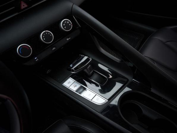 Hyundai Elantra VII (CN7) Рестайлинг с пробегом 2023 года, цена 1 870 000 рублей, 70100 км, седан, Автокод Объявления