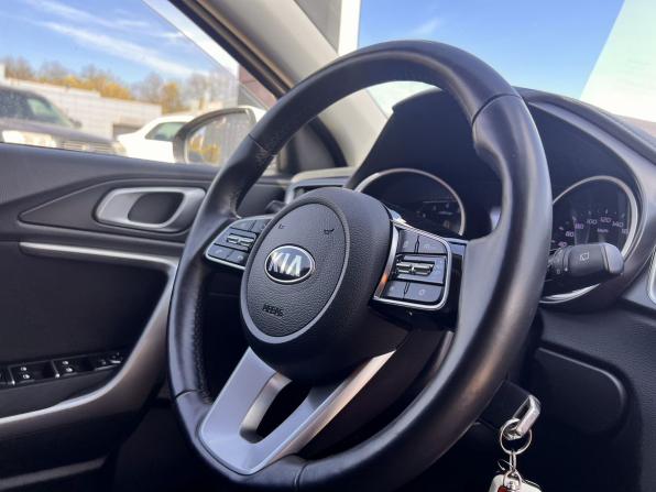 Kia Ceed III с пробегом 2019 года, цена 1 550 000 рублей, 124127 км, универсал, Автокод Объявления