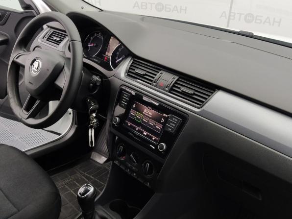 Skoda Rapid I Рестайлинг с пробегом 2017 года, цена 1 319 000 рублей, 44983 км, лифтбек, Автокод Объявления