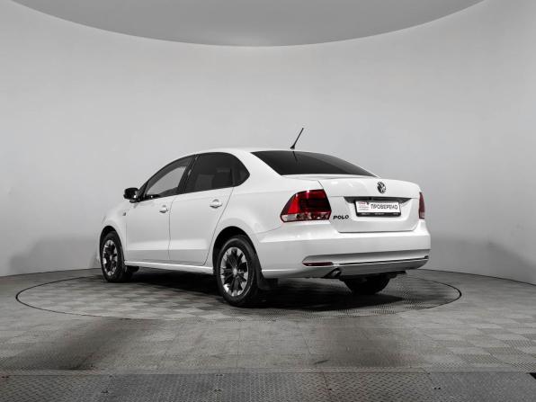 Volkswagen Polo V Рестайлинг с пробегом 2015 года, цена 860 000 рублей, 107500 км, седан, Автокод Объявления