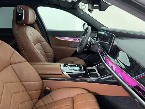 BMW 7 серии VII (G70) с пробегом 2024 года, цена 13 600 000 рублей, 13815 км, седан, Автокод Объявления