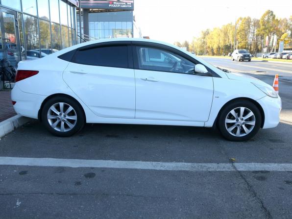 Hyundai Solaris I с пробегом 2014 года, цена 709 000 рублей, 216000 км, седан, Автокод Объявления