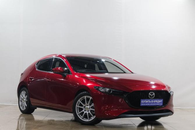 Mazda 3 IV (BP) с пробегом 2021 года, цена 1 869 000 рублей, 28000 км, хэтчбек, Автокод Объявления
