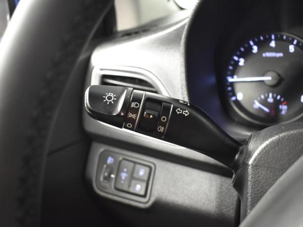 Hyundai Solaris II с пробегом 2017 года, цена 1 299 900 рублей, 82471 км, седан, Автокод Объявления