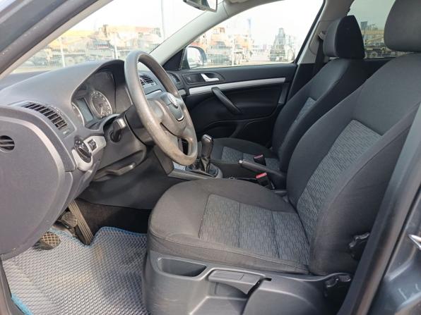 Skoda Octavia II (A5) Рестайлинг с пробегом 2012 года, цена 679 000 рублей, 225600 км, лифтбек, Автокод Объявления