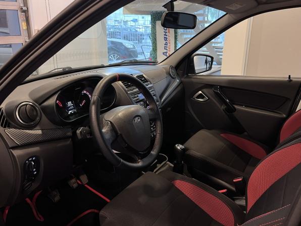 Lada (ВАЗ) Granta I Рестайлинг с пробегом 2024 года, цена 1 370 000 рублей, 37076 км, лифтбек, Автокод Объявления