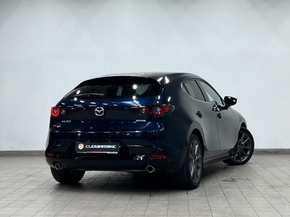 Mazda 3 IV (BP) с пробегом 2022 года, цена 1 935 000 рублей, 32165 км, хэтчбек, Автокод Объявления