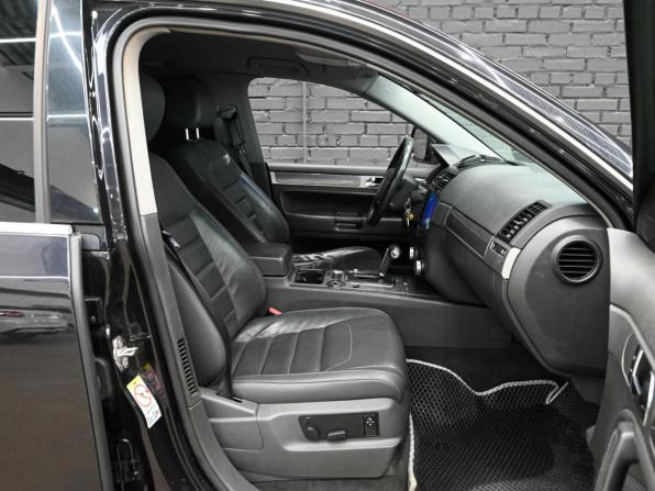 Volkswagen Touareg I Рестайлинг с пробегом 2007 года, цена 1 300 000 рублей, 199008 км, внедорожник, Автокод Объявления