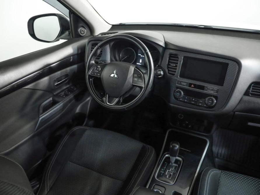 Mitsubishi Outlander III Рестайлинг 3 Санкт-Петербург  - изображение 9