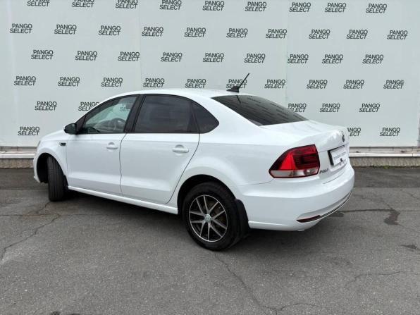 Volkswagen Polo V Рестайлинг с пробегом 2018 года, цена 990 000 рублей, 158000 км, седан, Автокод Объявления