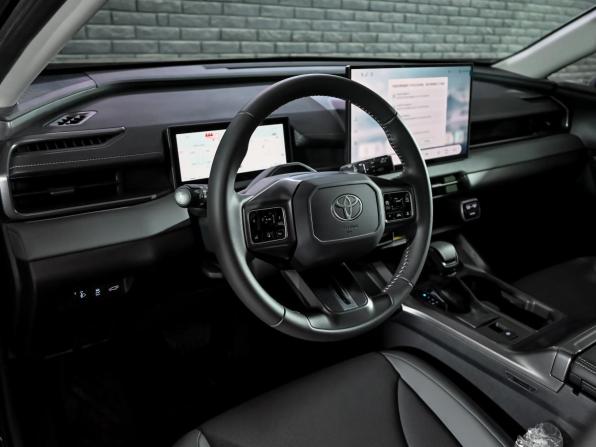 Toyota RAV4 VI (XA60) с пробегом 2026 года, цена 4 700 000 рублей, 36 км, внедорожник, Автокод Объявления