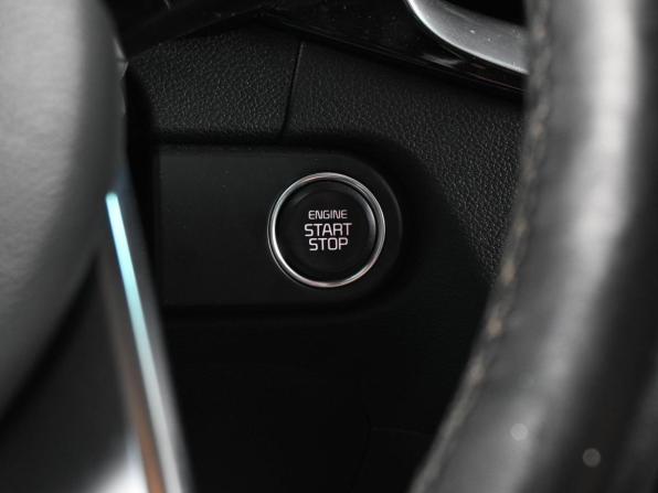 Kia XCeed I с пробегом 2020 года, цена 2 099 000 рублей, 119307 км, хэтчбек, Автокод Объявления