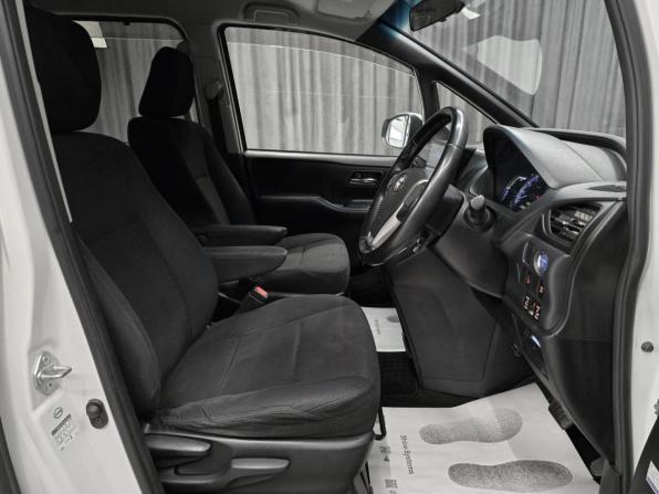 Toyota Voxy III (R80) с пробегом 2014 года, цена 1 545 000 рублей, 190000 км, минивэн, Автокод Объявления