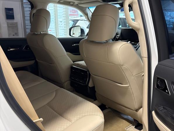 Toyota Land Cruiser 300 Series с пробегом 2021 года, цена 15 600 000 рублей, 46519 км, внедорожник, Автокод Объявления