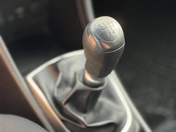Hyundai Solaris I Рестайлинг с пробегом 2015 года, цена 919 000 рублей, 100284 км, хэтчбек, Автокод Объявления