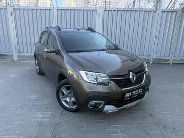 Renault Sandero II Рестайлинг с пробегом 2020 года, цена 1 145 000 рублей, 106000 км, хэтчбек, Автокод Объявления