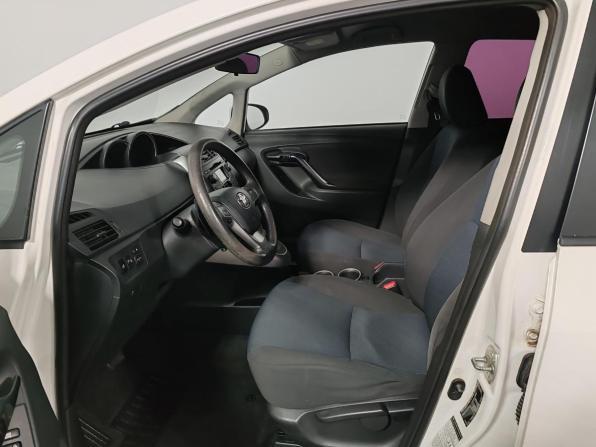 Toyota Verso I Рестайлинг с пробегом 2013 года, цена 1 209 000 рублей, 177950 км, компактвэн, Автокод Объявления