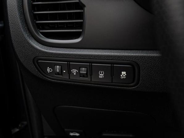 Kia Rio IV с пробегом 2018 года, цена 1 499 000 рублей, 136071 км, хэтчбек, Автокод Объявления