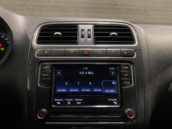 Volkswagen Polo V Рестайлинг с пробегом 2019 года, цена 1 545 000 рублей, 63236 км, седан, Автокод Объявления