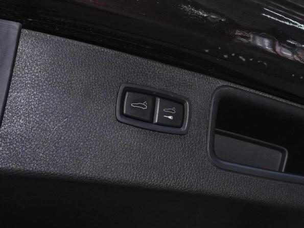Porsche Macan I Рестайлинг с пробегом 2020 года, цена 6 899 000 рублей, 92238 км, внедорожник, Автокод Объявления