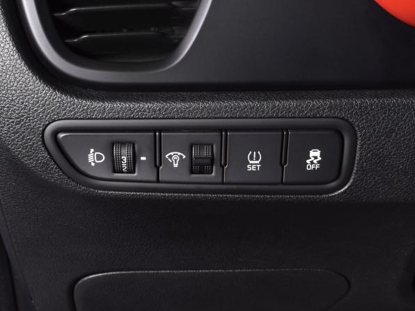 Kia Rio IV Рестайлинг с пробегом 2021 года, цена 1 669 999 рублей, 57537 км, хэтчбек, Автокод Объявления