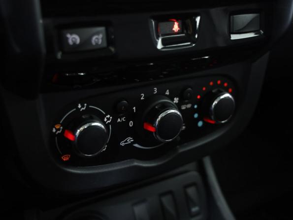 Renault Duster I Рестайлинг с пробегом 2018 года, цена 1 200 000 рублей, 103158 км, внедорожник, Автокод Объявления