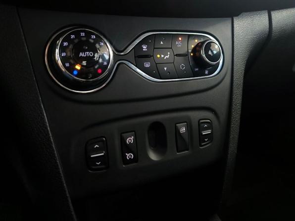 Renault Sandero II с пробегом 2016 года, цена 930 000 рублей, 117960 км, хэтчбек, Автокод Объявления