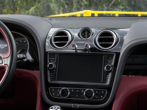 Bentley Bentayga I с пробегом 2016 года, цена 13 000 000 рублей, 49032 км, внедорожник, Автокод Объявления