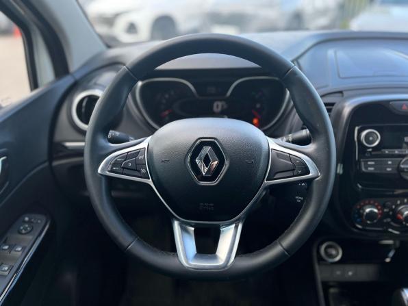 Renault Kaptur I Рестайлинг с пробегом 2021 года, цена 1 530 000 рублей, 46048 км, внедорожник, Автокод Объявления