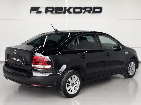 Volkswagen Polo V Рестайлинг с пробегом 2018 года, цена 1 329 000 рублей, 112000 км, седан, Автокод Объявления