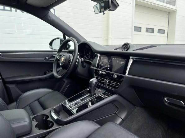 Porsche Macan I Рестайлинг 2 с пробегом 2022 года, цена 7 590 000 рублей, 20828 км, внедорожник, Автокод Объявления