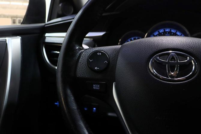 Toyota Corolla XI (E160 E170 E180) с пробегом 2013 года, цена 1 325 000 рублей, 120000 км, седан, Автокод Объявления