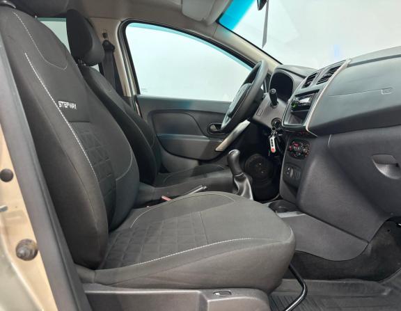 Renault Sandero II Рестайлинг с пробегом 2018 года, цена 955 000 рублей, 136040 км, хэтчбек, Автокод Объявления