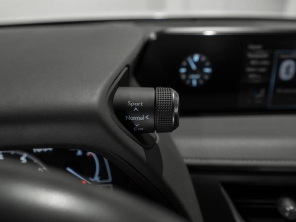 Lexus UX I с пробегом 2019 года, цена 3 150 000 рублей, 51545 км, внедорожник, Автокод Объявления