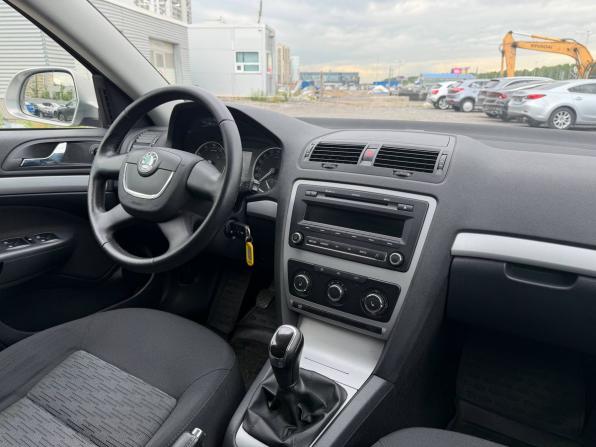 Skoda Octavia II (A5) Рестайлинг с пробегом 2012 года, цена 725 000 рублей, 195607 км, лифтбек, Автокод Объявления