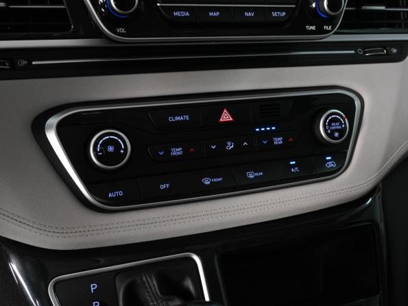 Hyundai Grand Starex I Рестайлинг 2 с пробегом 2019 года, цена 4 399 000 рублей, 100974 км, минивэн, Автокод Объявления