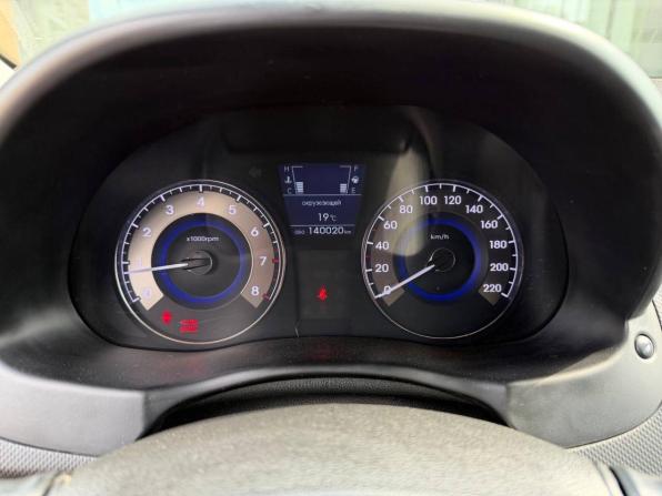 Hyundai Solaris I с пробегом 2012 года, цена 750 000 рублей, 140020 км, хэтчбек, Автокод Объявления