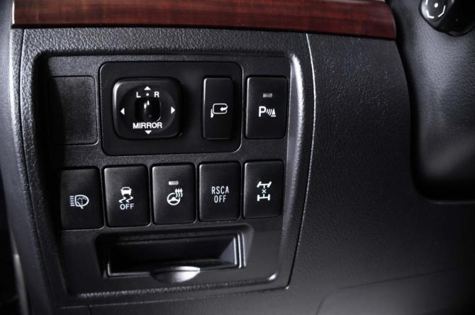 Toyota Land Cruiser 200 Series Рестайлинг 1 с пробегом 2015 года, цена 4 049 000 рублей, 181245 км, внедорожник, Автокод Объявления
